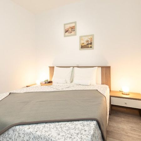 Apartments Doris, Krk Krk Town Eksteriør bilde